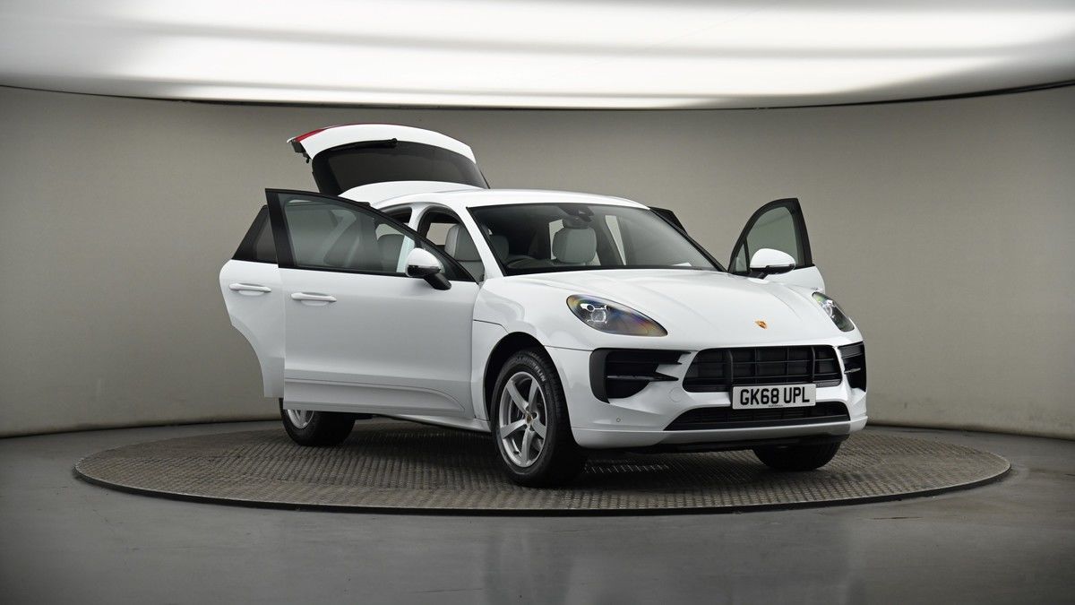 More views of Porsche Macan