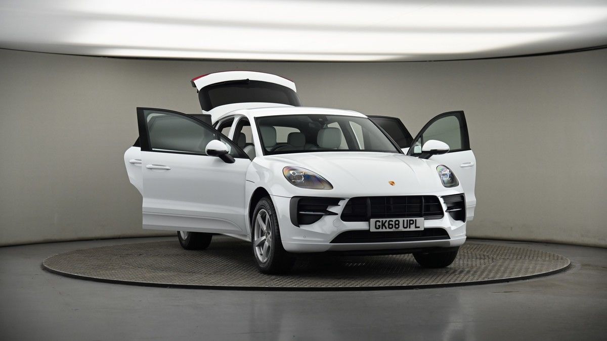 More views of Porsche Macan