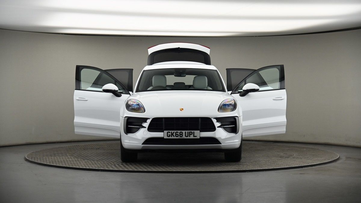 More views of Porsche Macan