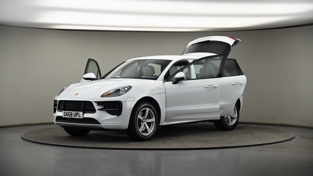 More views of Porsche Macan
