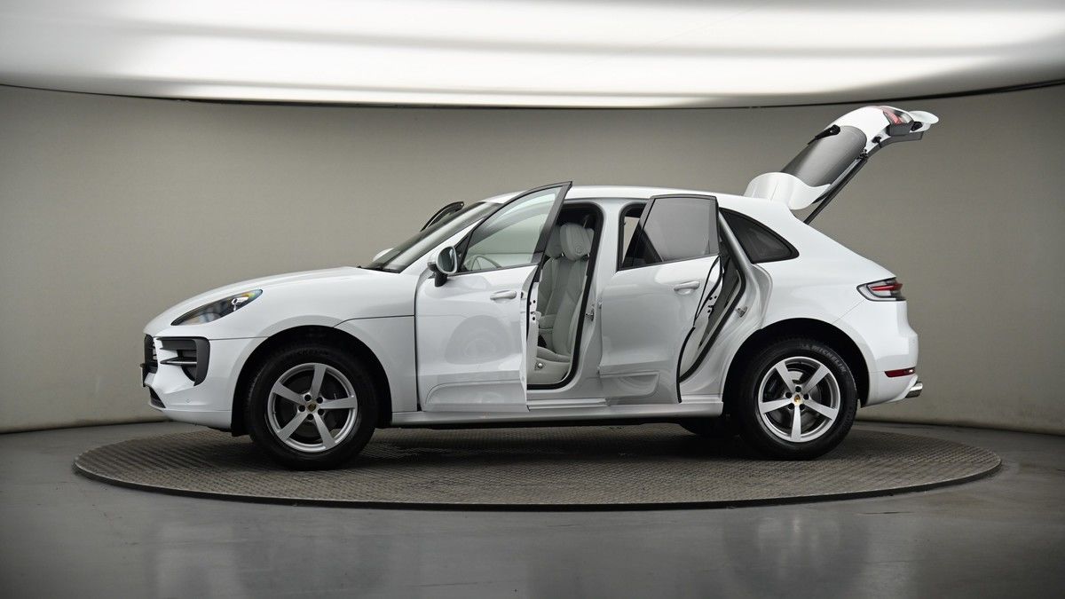 More views of Porsche Macan