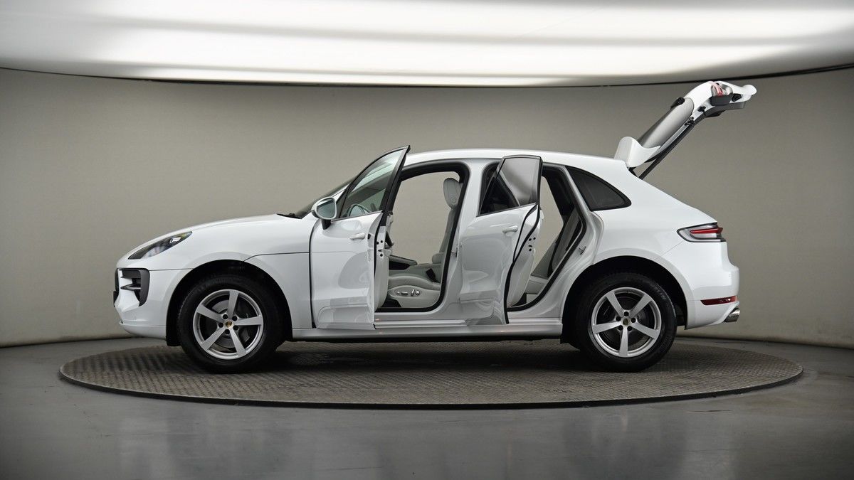More views of Porsche Macan