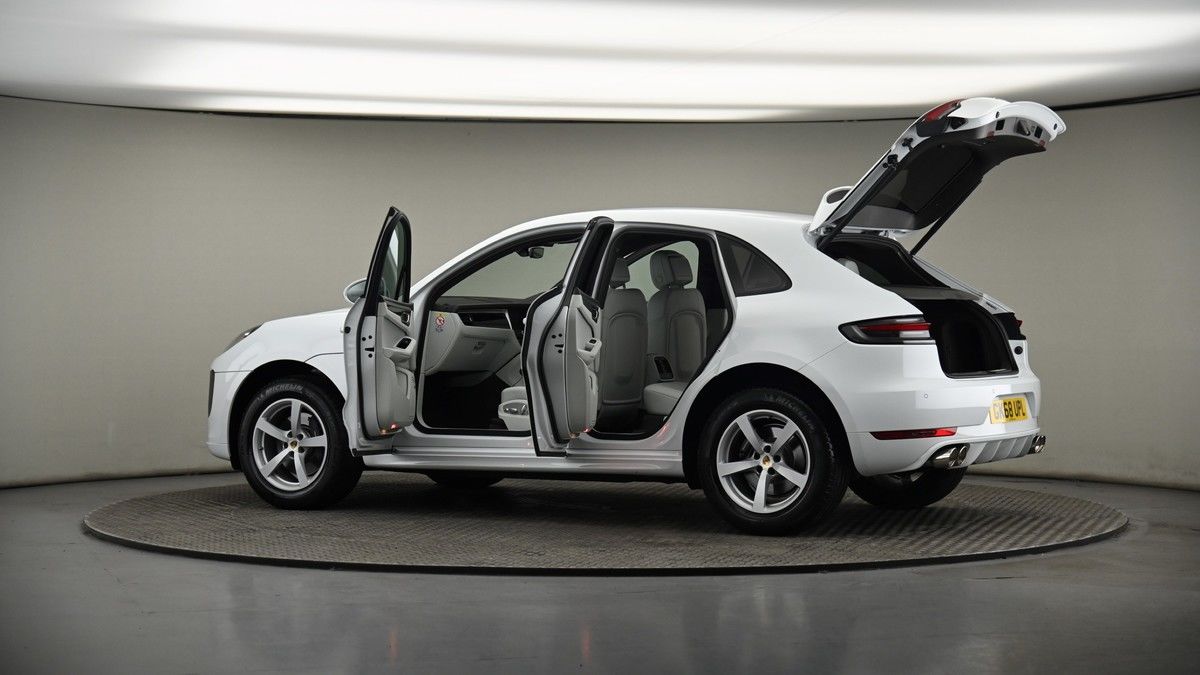 More views of Porsche Macan