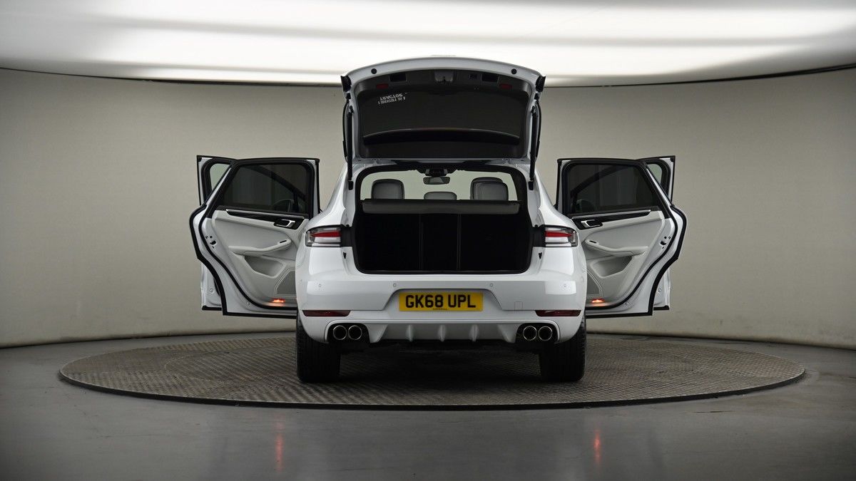 More views of Porsche Macan
