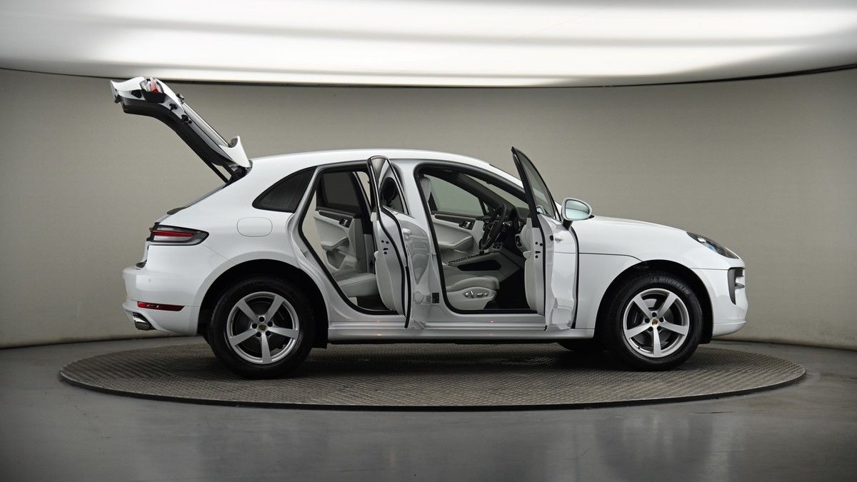 More views of Porsche Macan