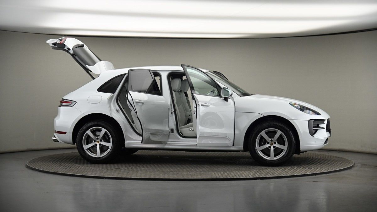 More views of Porsche Macan
