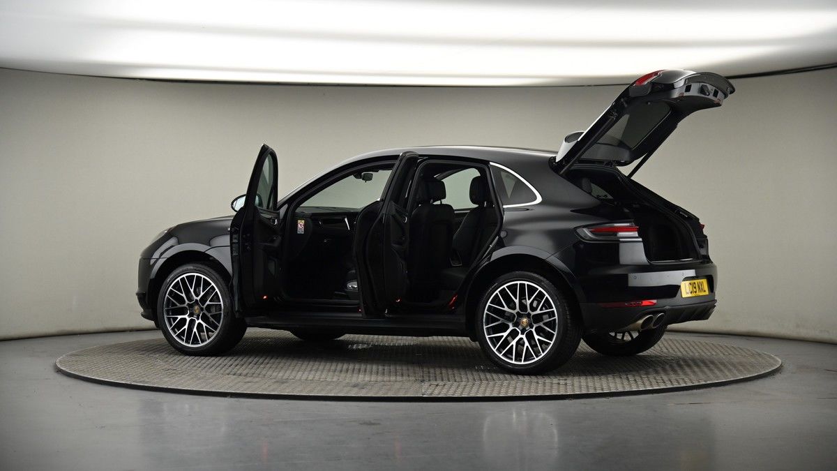 More views of Porsche Macan