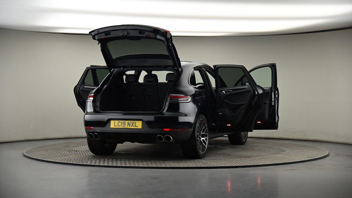 More views of Porsche Macan