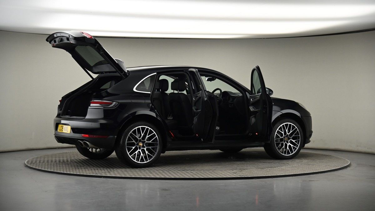 More views of Porsche Macan