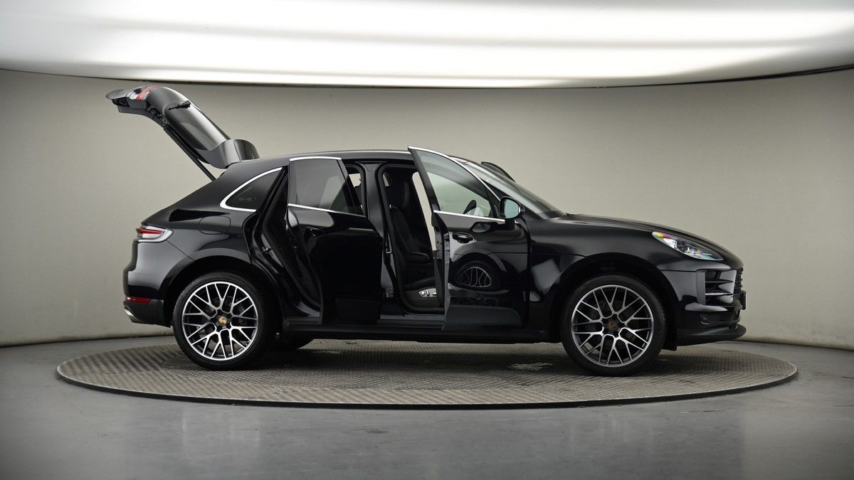 More views of Porsche Macan