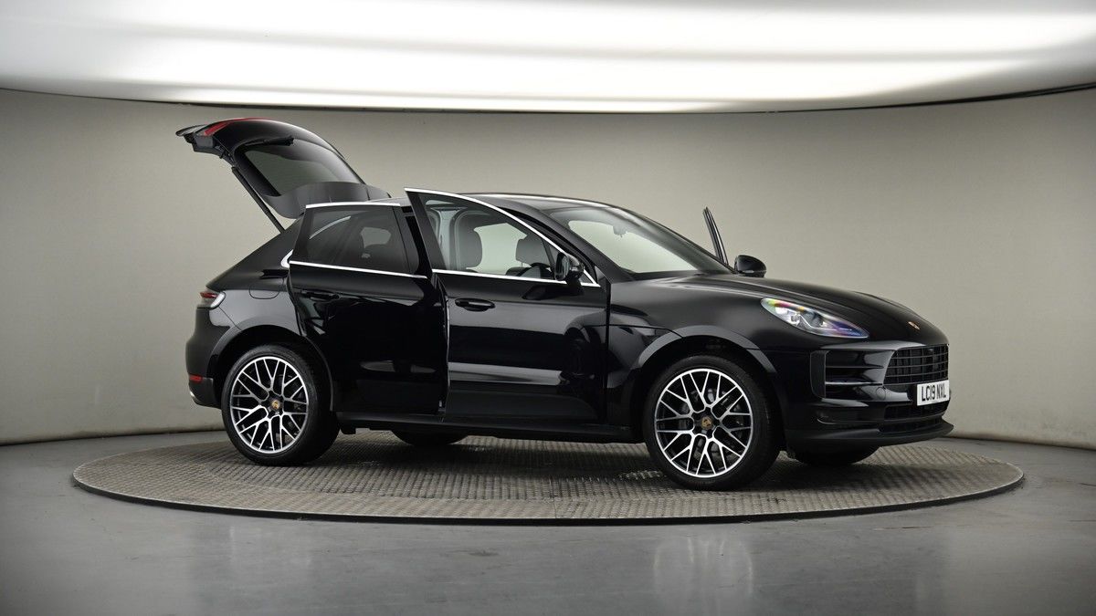 More views of Porsche Macan