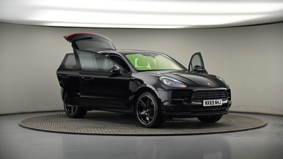 More views of Porsche Macan