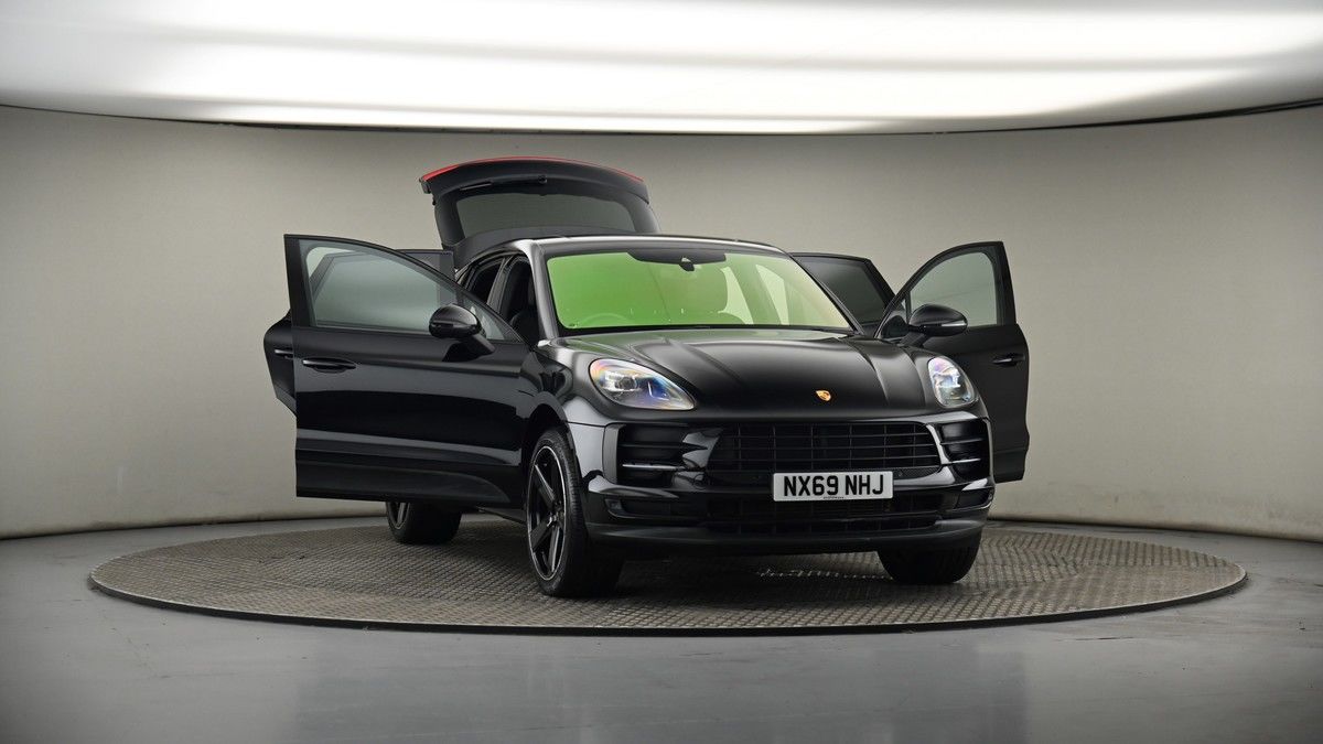 More views of Porsche Macan