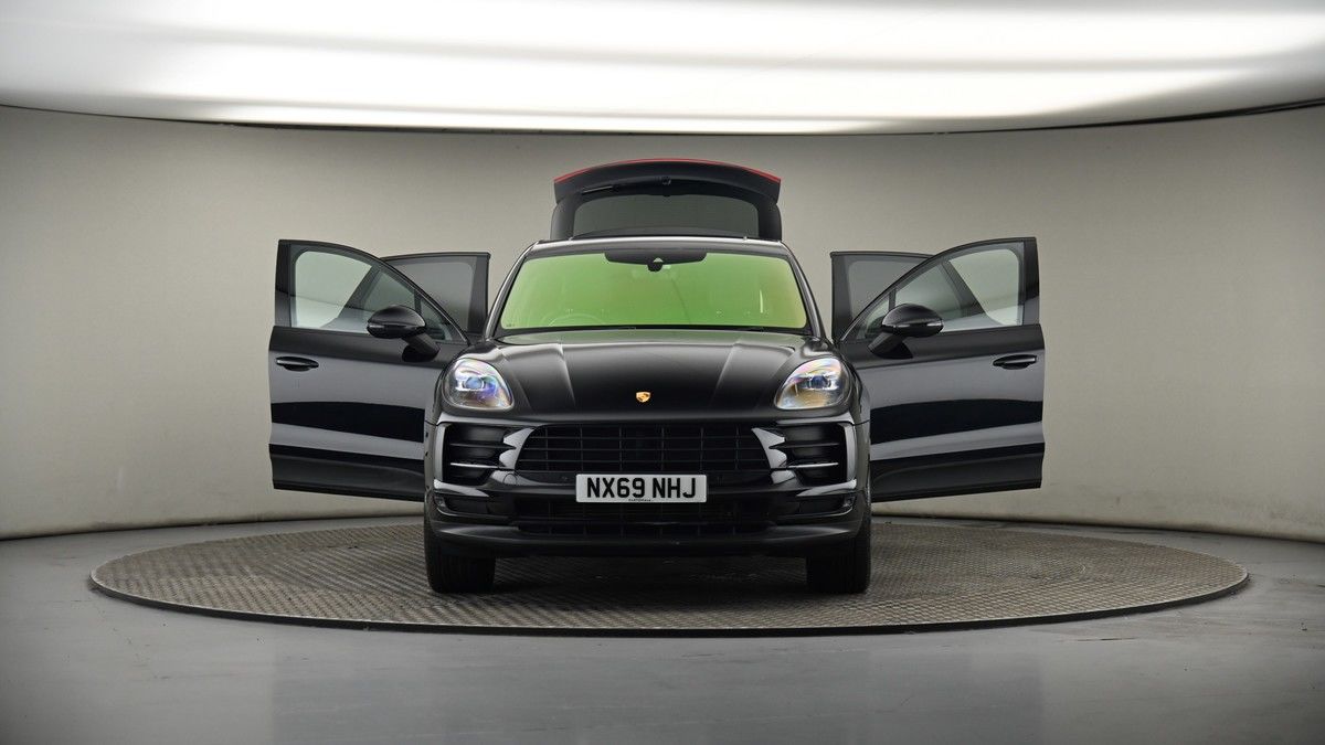 More views of Porsche Macan