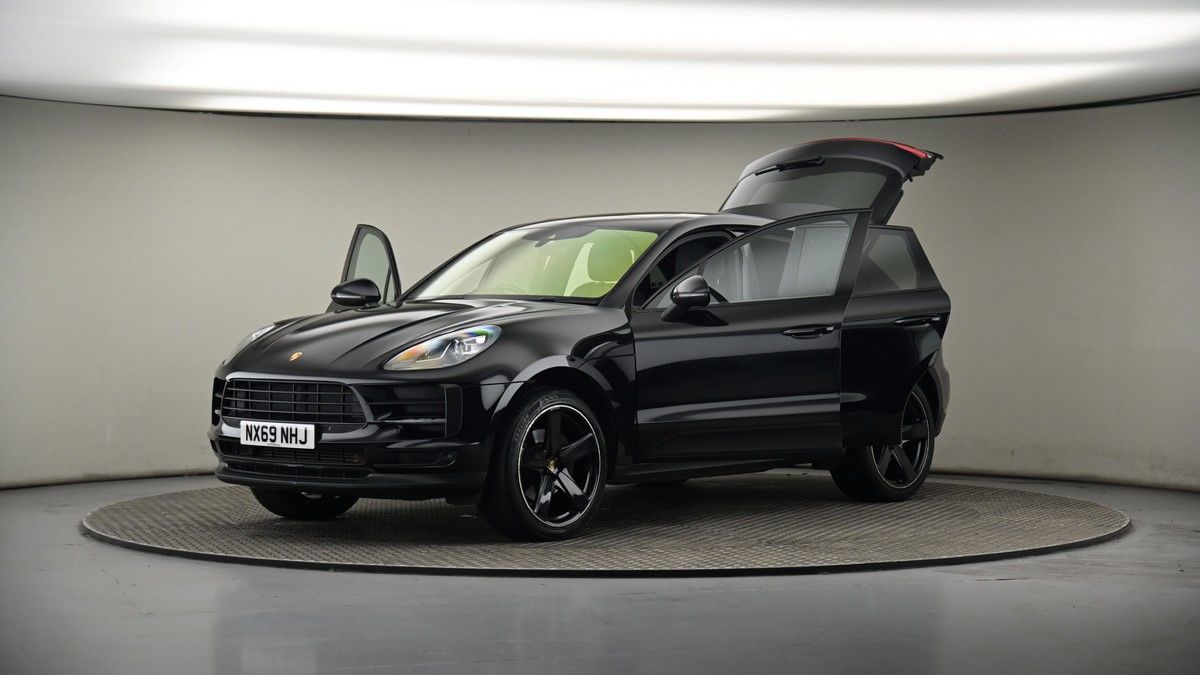 More views of Porsche Macan