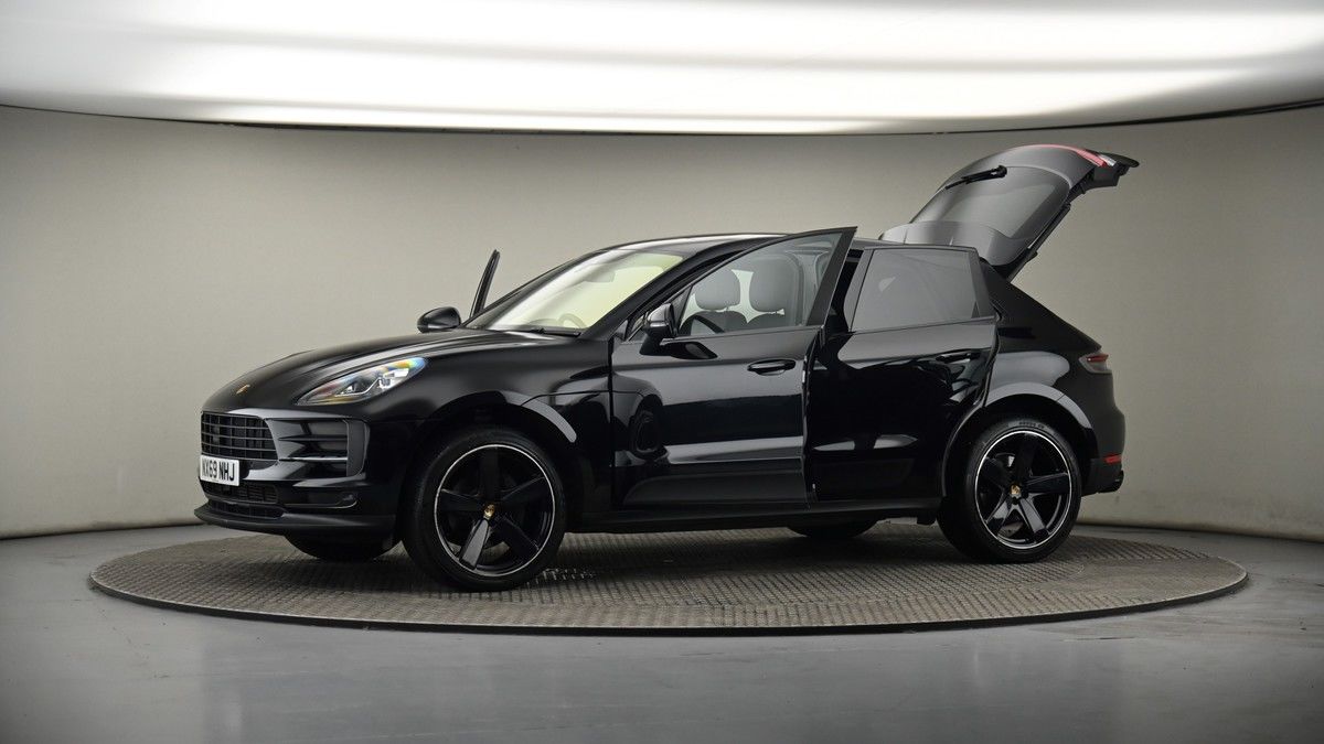 More views of Porsche Macan