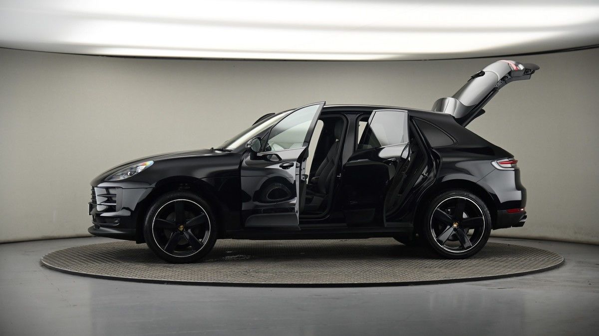 More views of Porsche Macan