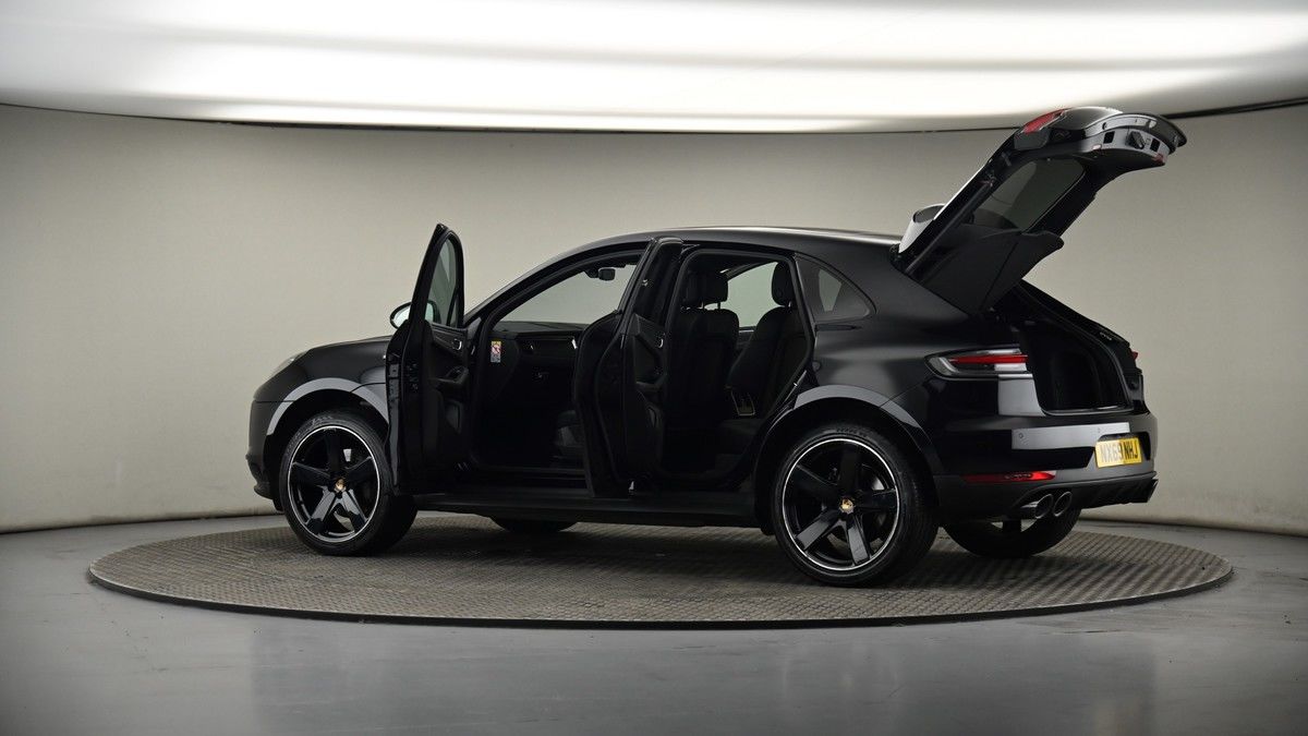 More views of Porsche Macan