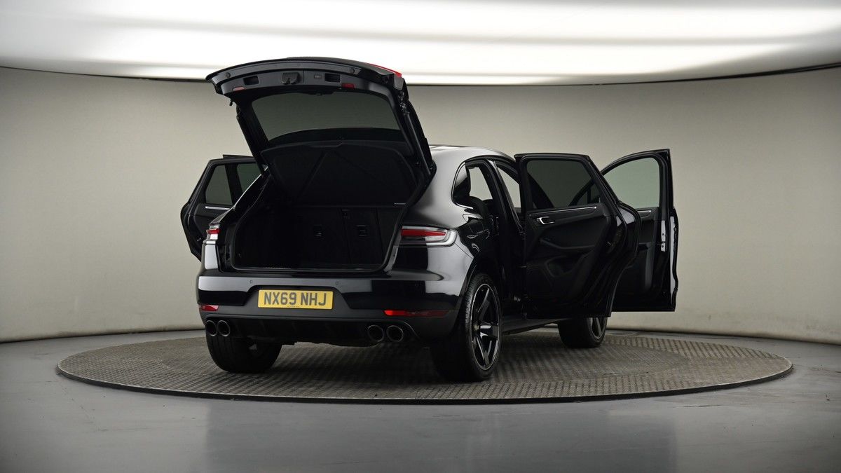 More views of Porsche Macan