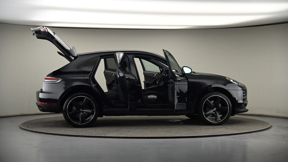 More views of Porsche Macan