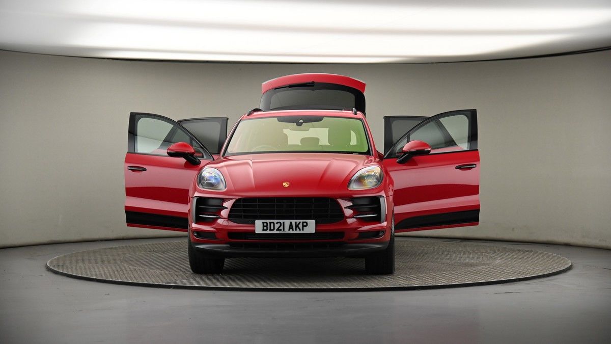 More views of Porsche Macan