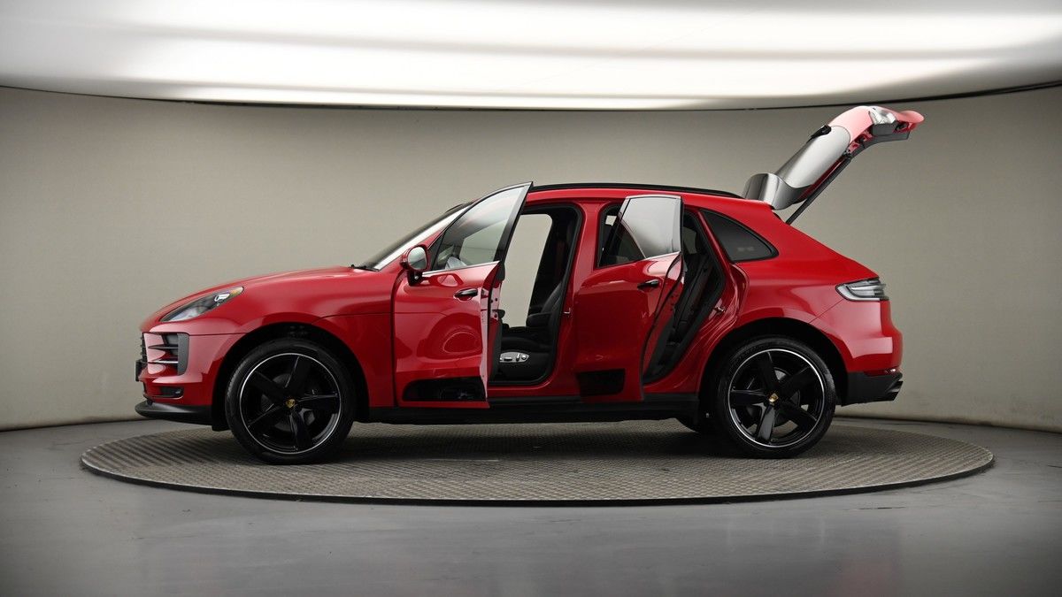 More views of Porsche Macan