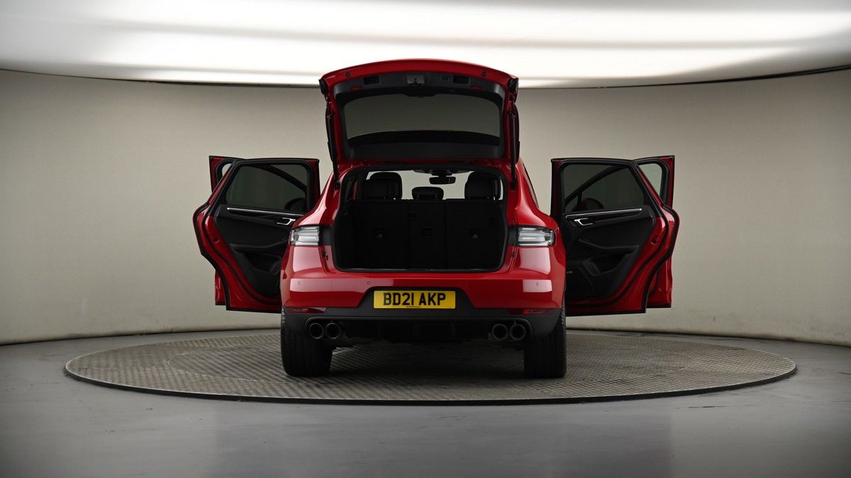 More views of Porsche Macan