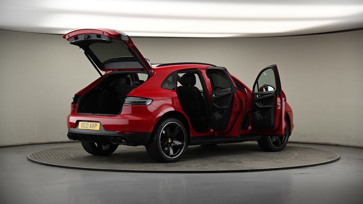 More views of Porsche Macan