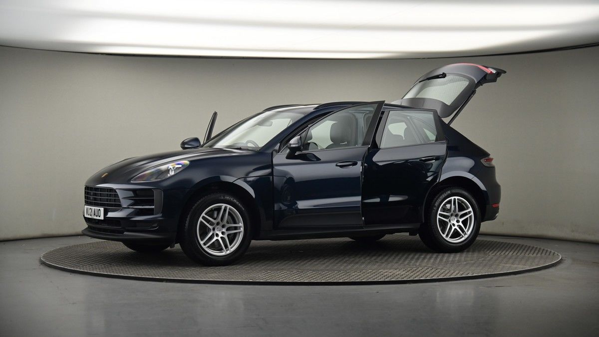 More views of Porsche Macan