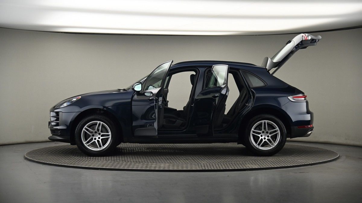 More views of Porsche Macan