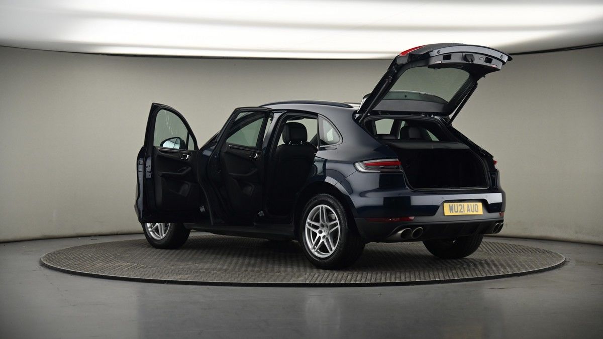 More views of Porsche Macan