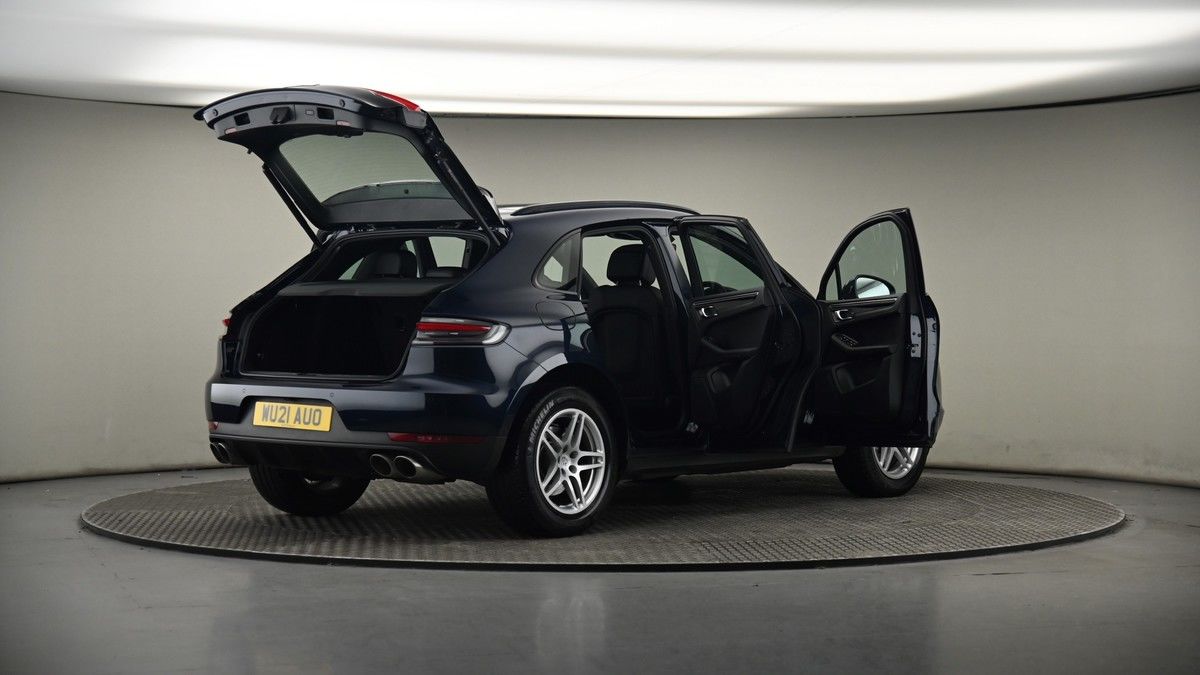 More views of Porsche Macan
