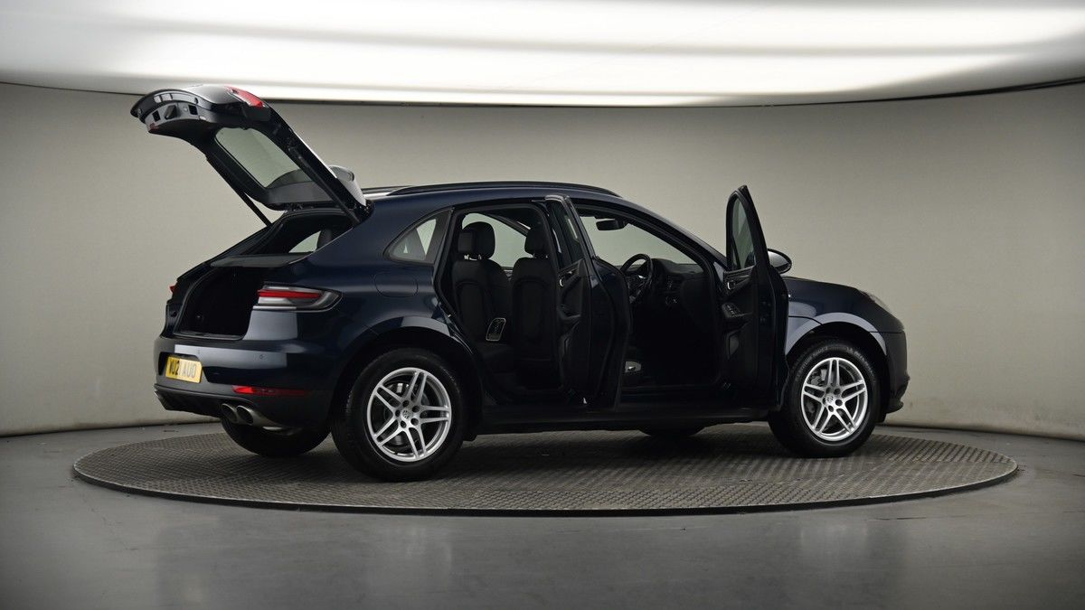 More views of Porsche Macan