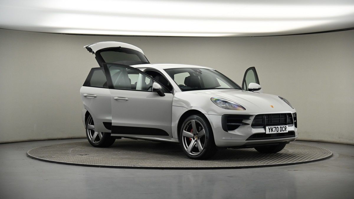 More views of Porsche Macan