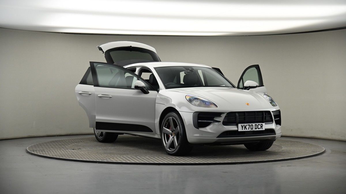 More views of Porsche Macan