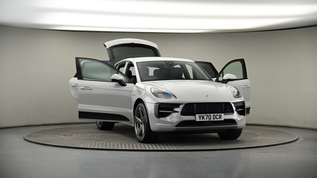 More views of Porsche Macan