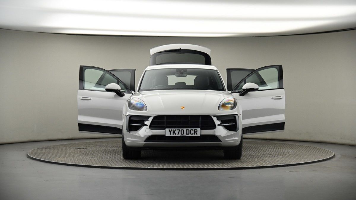 More views of Porsche Macan