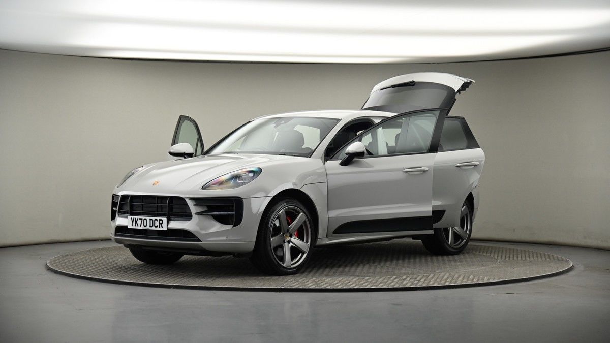 More views of Porsche Macan