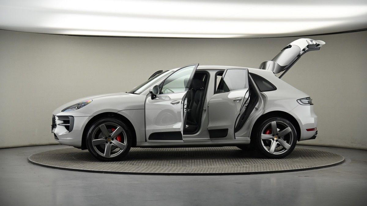 More views of Porsche Macan