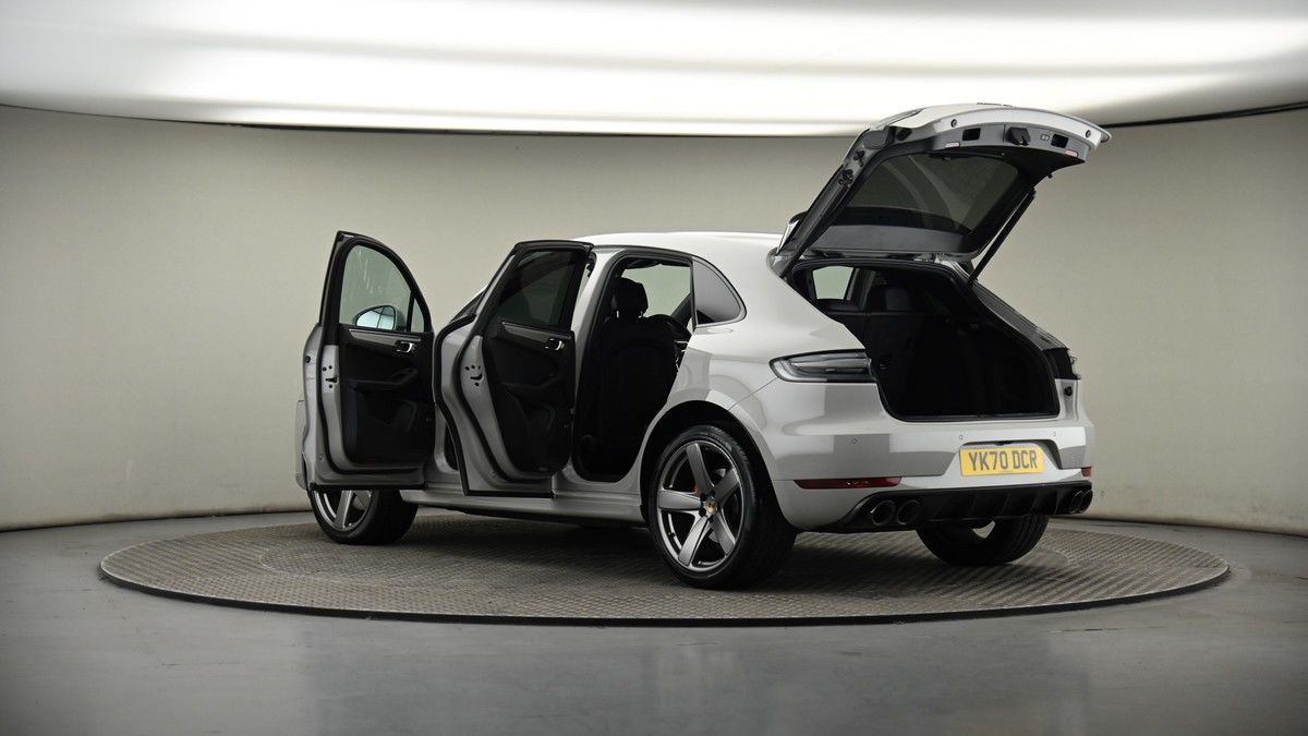 More views of Porsche Macan