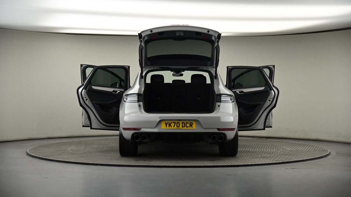 More views of Porsche Macan
