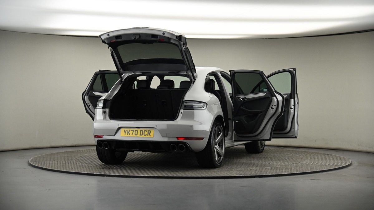 More views of Porsche Macan