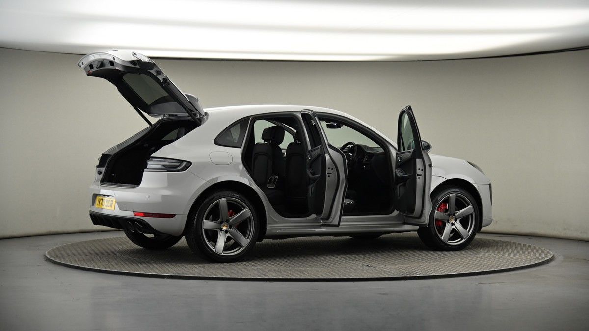 More views of Porsche Macan