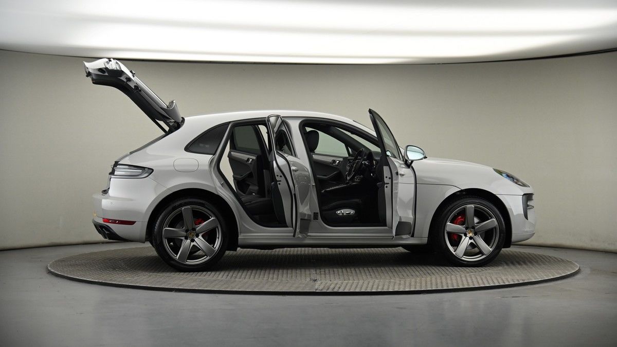More views of Porsche Macan
