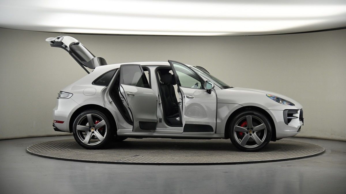 More views of Porsche Macan
