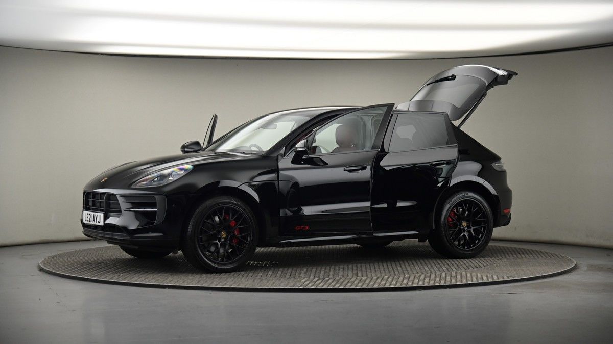 More views of Porsche Macan