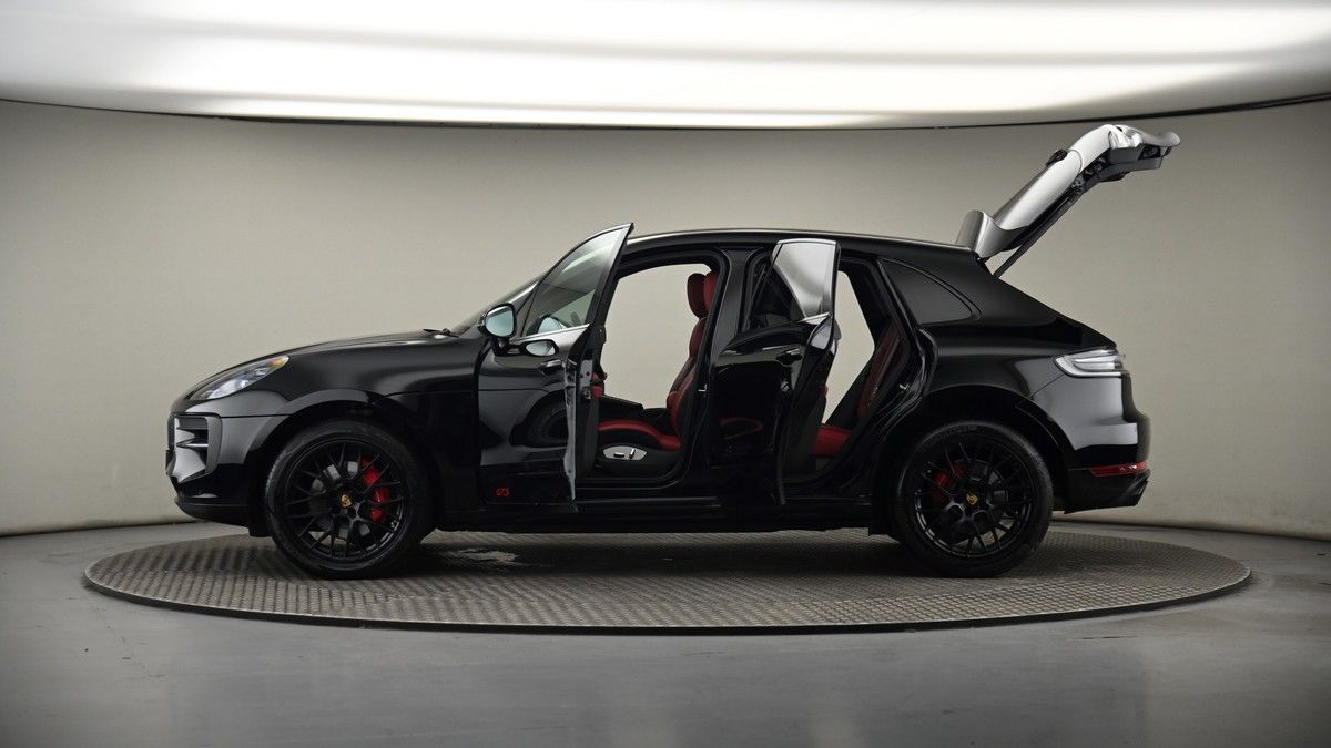 More views of Porsche Macan