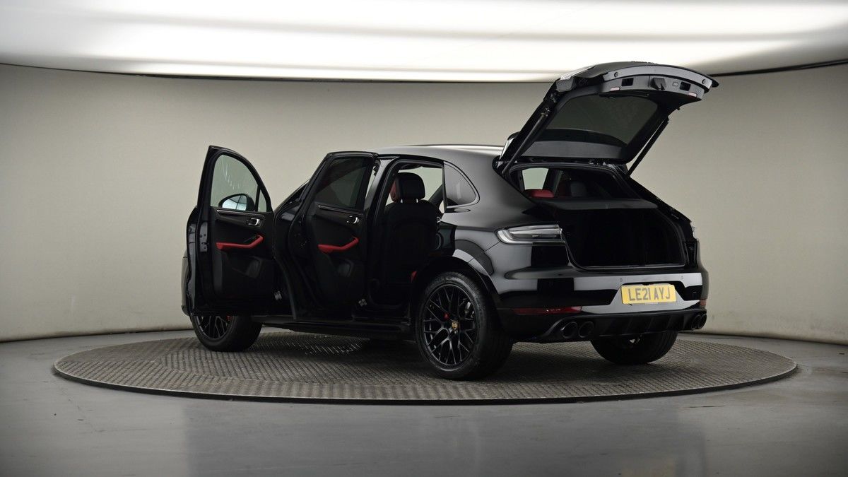 More views of Porsche Macan