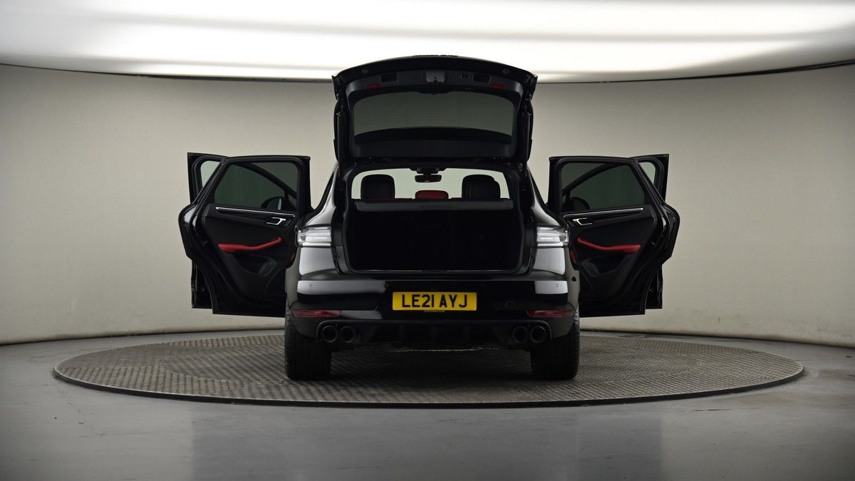 More views of Porsche Macan