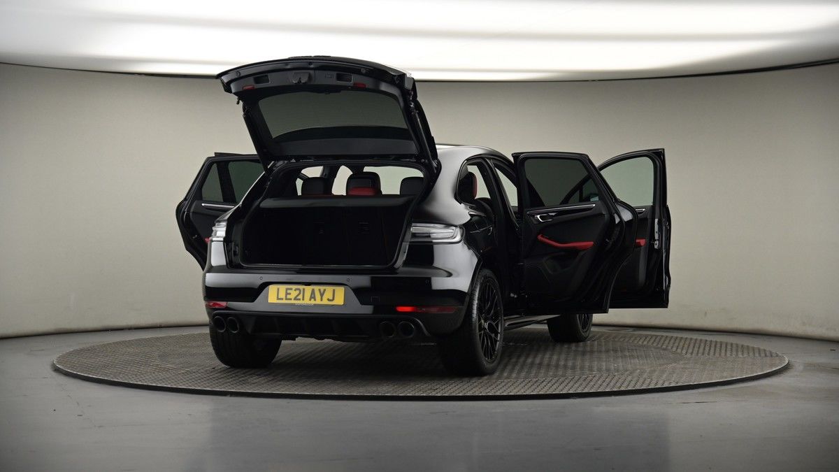 More views of Porsche Macan